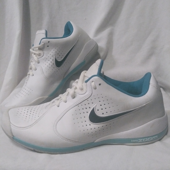 Nike Shoes - Nike Zoom